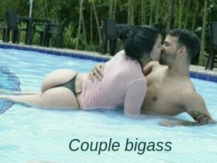 Couple_bigass