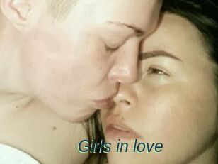 Girls_in_love