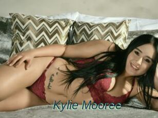 Kylie_Mooree