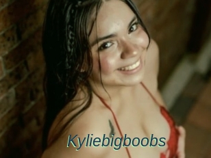 Kyliebigboobs