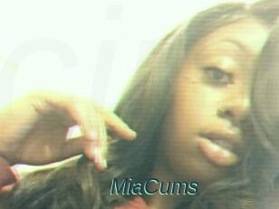 MiaCums