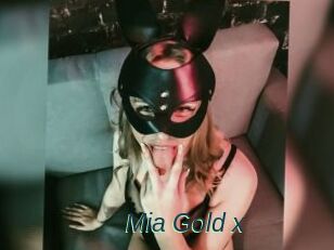 Mia_Gold_x