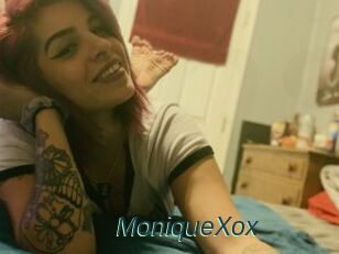 MoniqueXox