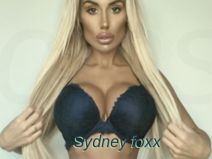 Sydney_foxx